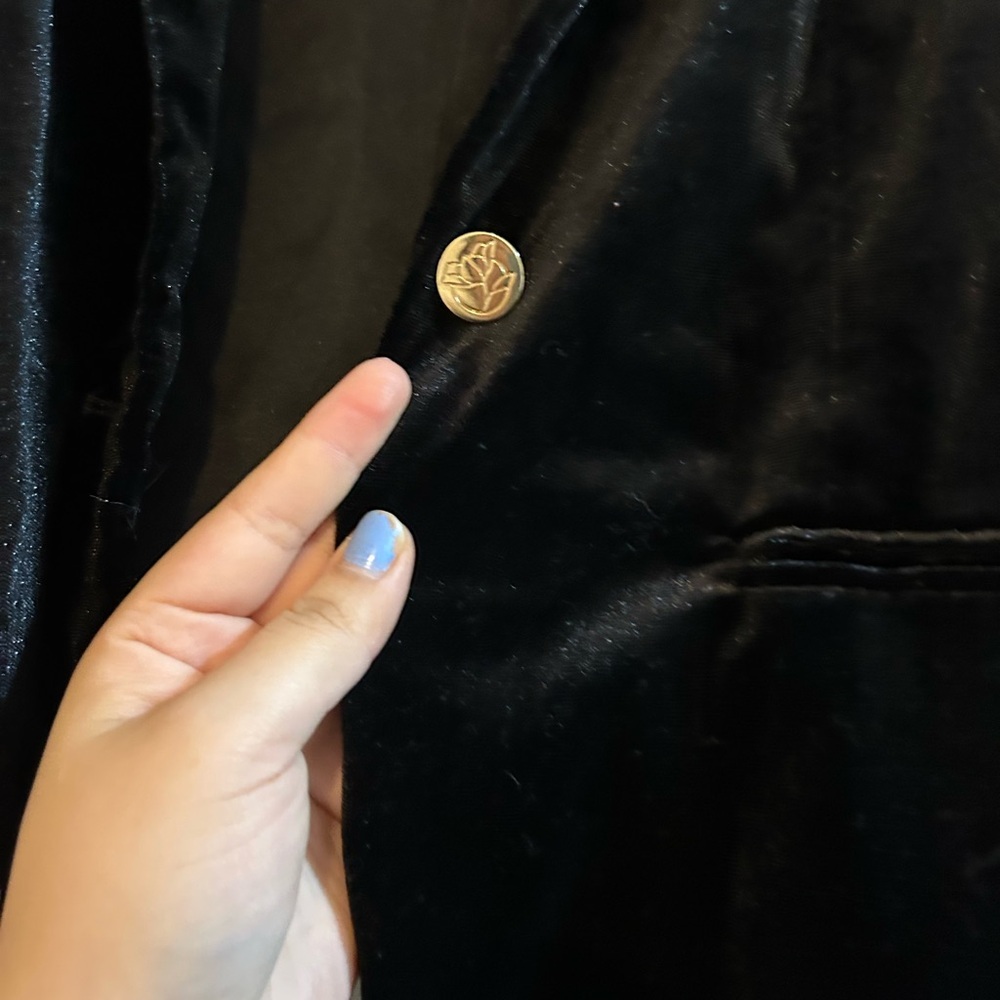 Draper James Black Velvet Set With A-Line Skirt And Blazer - Picture 4 of 5